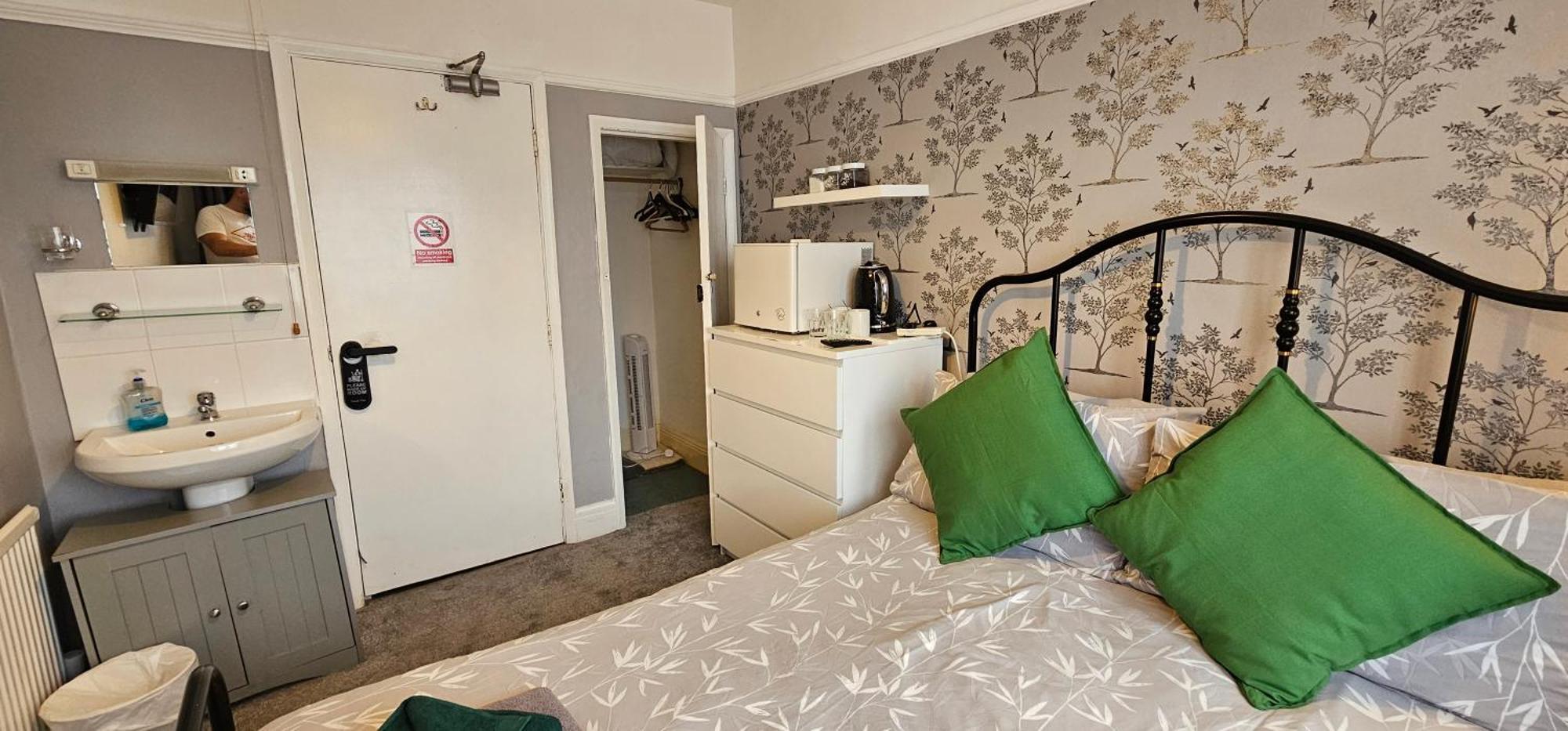 The Roslyn Guest House Paignton Ngoại thất bức ảnh